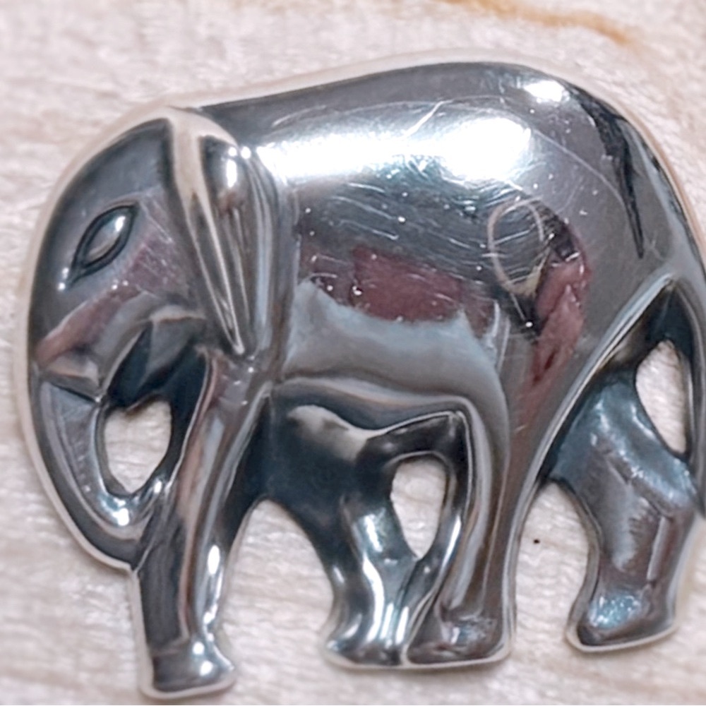 Vintage VERY RARE James Avery Elephant pendant brooch sterling silver 925
